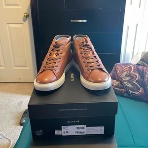 Men’s Alfani Jensen mid -top sneaker Tan